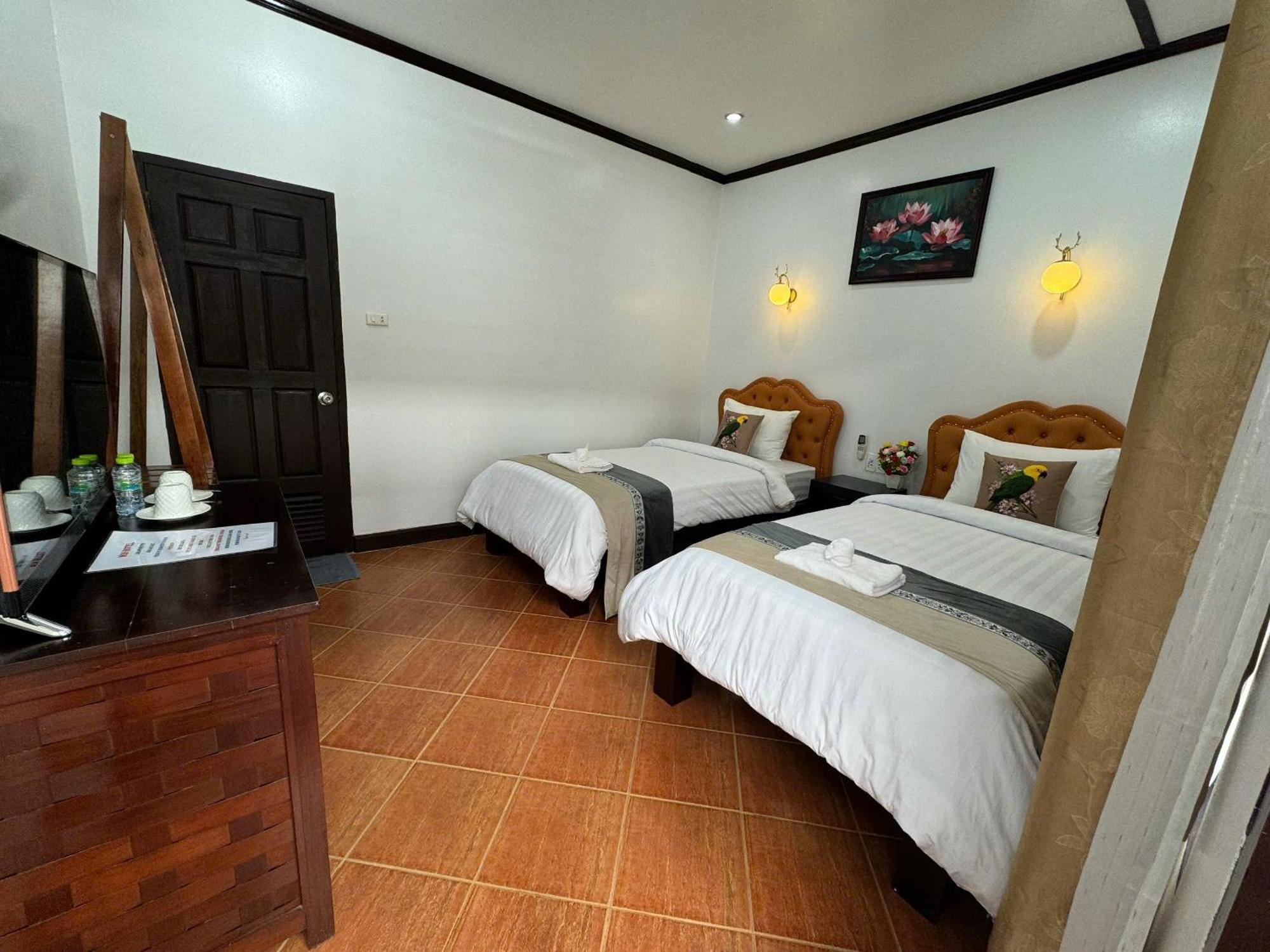 Win Hotel Vang Vieng Cameră foto